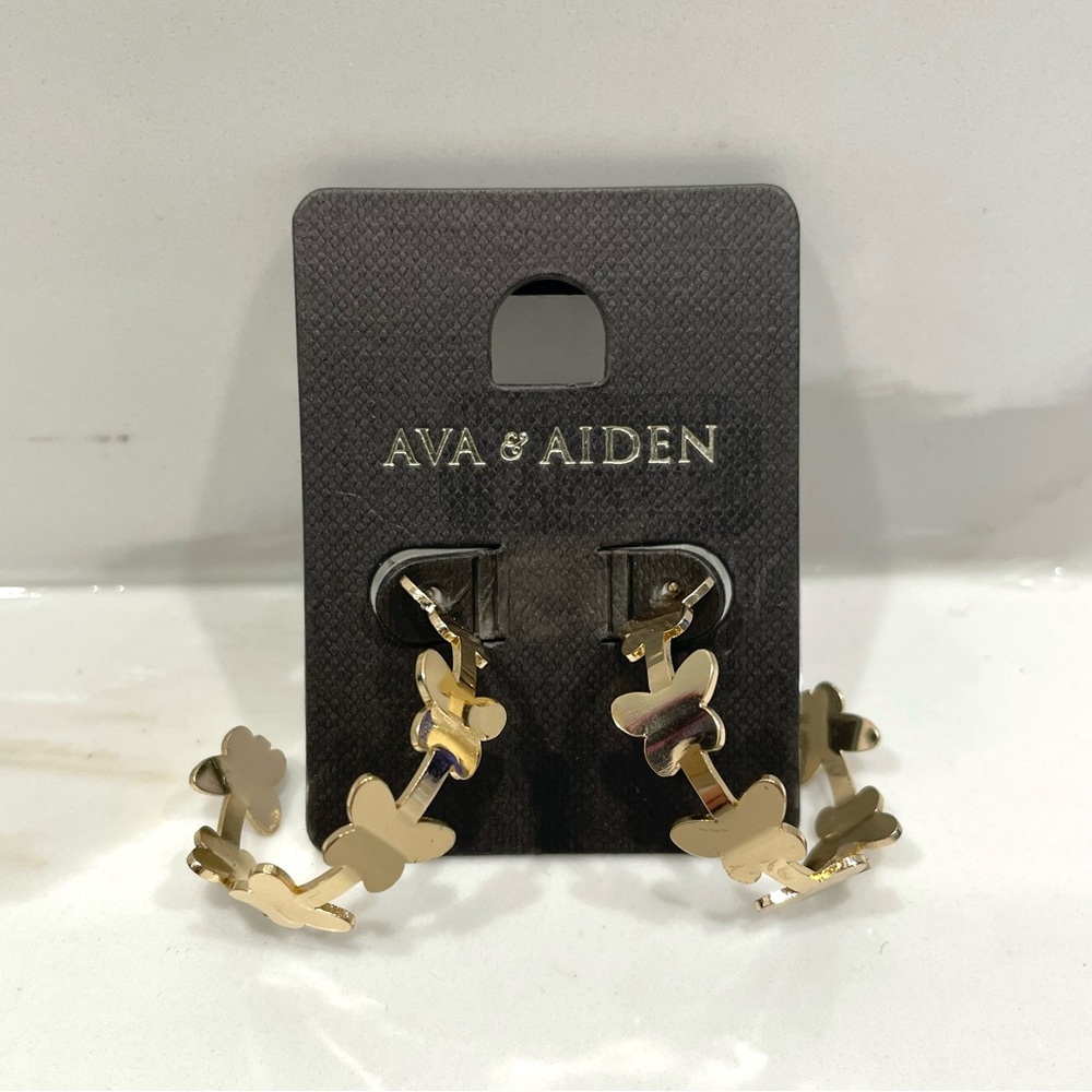 🟣2/$20 NEW Ava & Aiden Butterfly Hoop Earrings